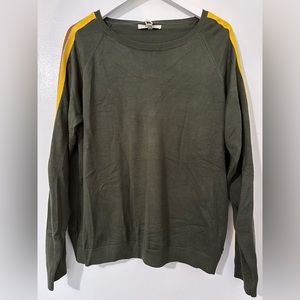 BNWT green crew neck